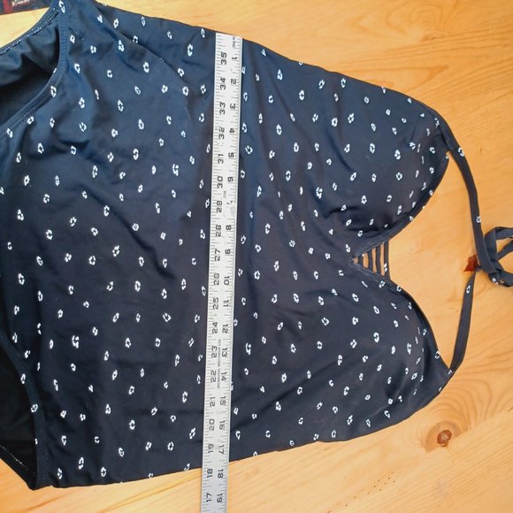 NEW WITH TAGS! Beach Couture Black and White One Piece Bathing Suit (3136) - Picture 13 of 14